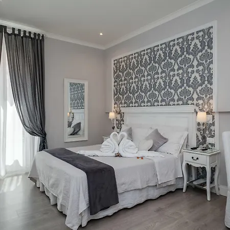 Charme & Chic Prestige Alojamento de Acomodação e Pequeno-almoço Roma