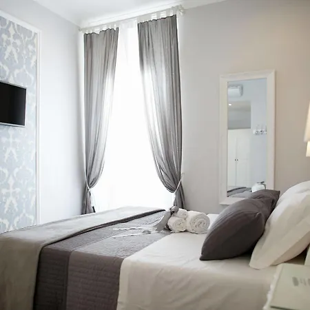 Charme & Chic Prestige Alojamento de Acomodação e Pequeno-almoço Roma