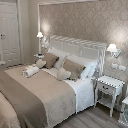 Alojamento de Acomodação e Pequeno-almoço Charme & Chic Prestige 4*