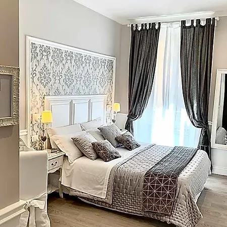 Bed & Breakfast Charme & Chic Prestige Rome