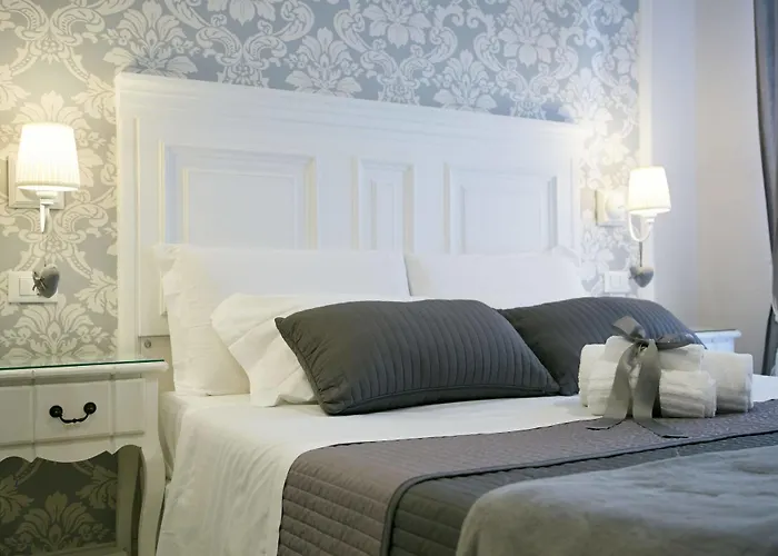 Charme & Chic Prestige Bed and Breakfast