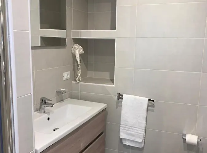 Charme & Chic Prestige Bed & Breakfast