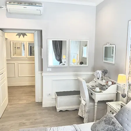 Charme & Chic Bed & Breakfast Roma