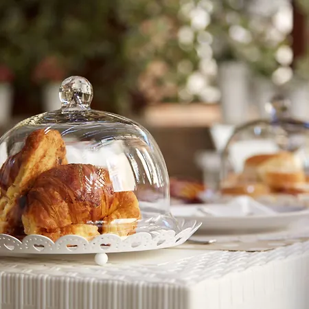 Couette-café Charme & Chic Prestige 4*