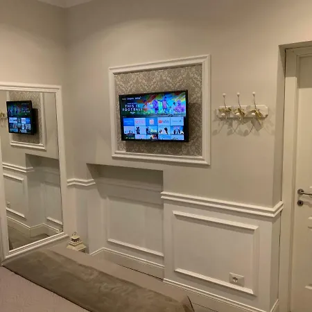 Charme & Chic Prestige Bed and Breakfast