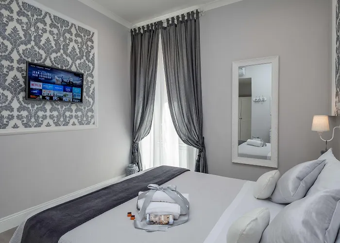 Charme & Chic Prestige Bed and breakfast 4*